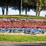 Βίλα Brand New With Private Fenced Garden *
